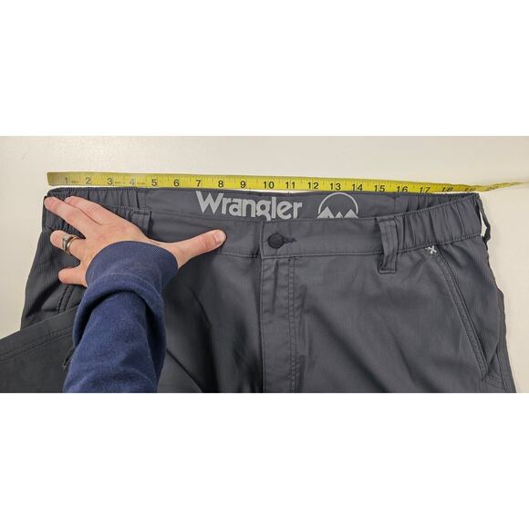 Wrangler packable Men's Outdoor Performance Zip Cargo Short with UPF 50+ 38 - Picture 9 of 10